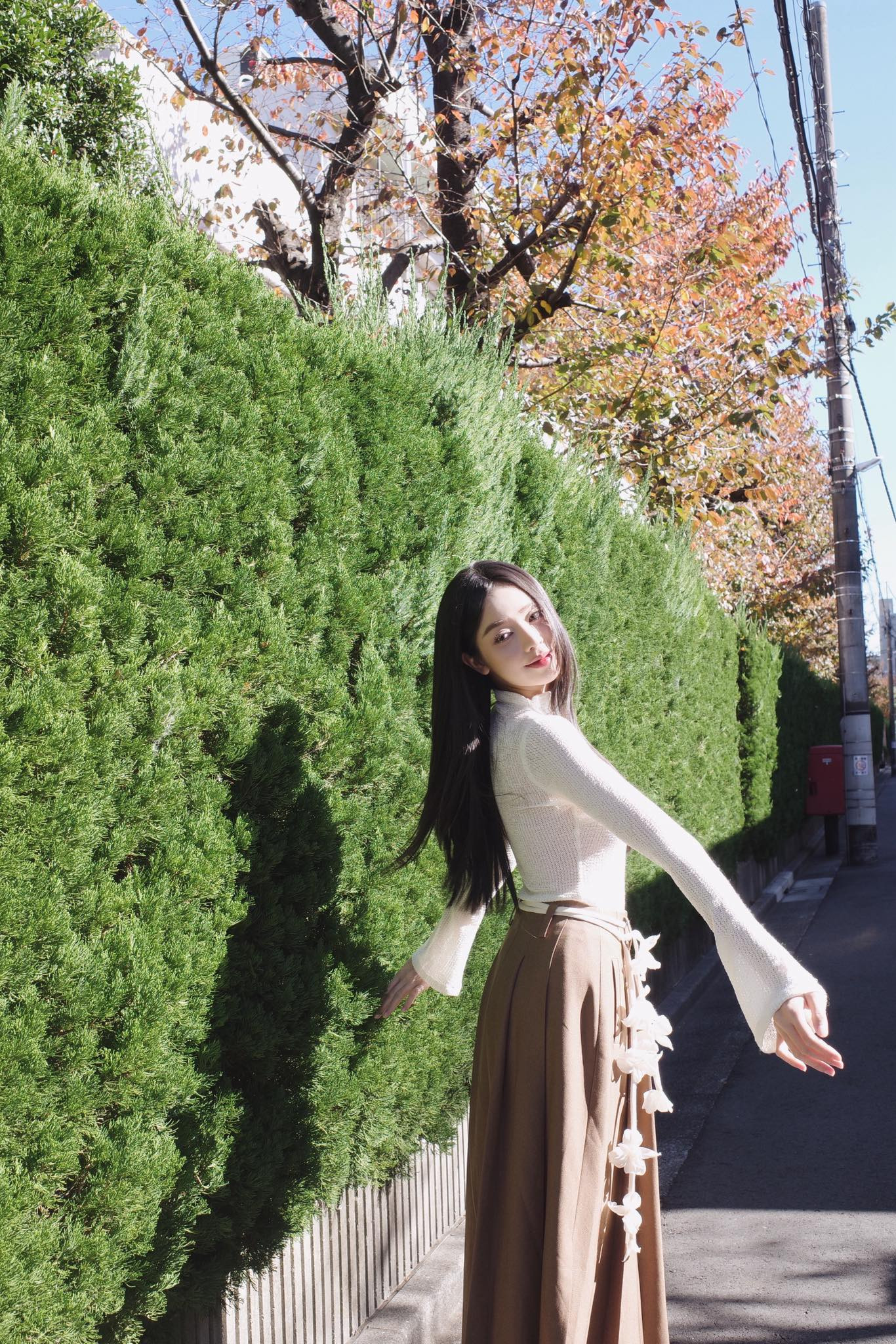 Hoa hậu thanh thủy tỏa sáng trên đường phố Nhật Bản với bí quyết làm đẹp đặc biệt - Ảnh 2.