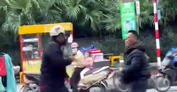 Danh tính đối tượng đánh người đàn ông đến bất tỉnh trên đường ở Hà Nội