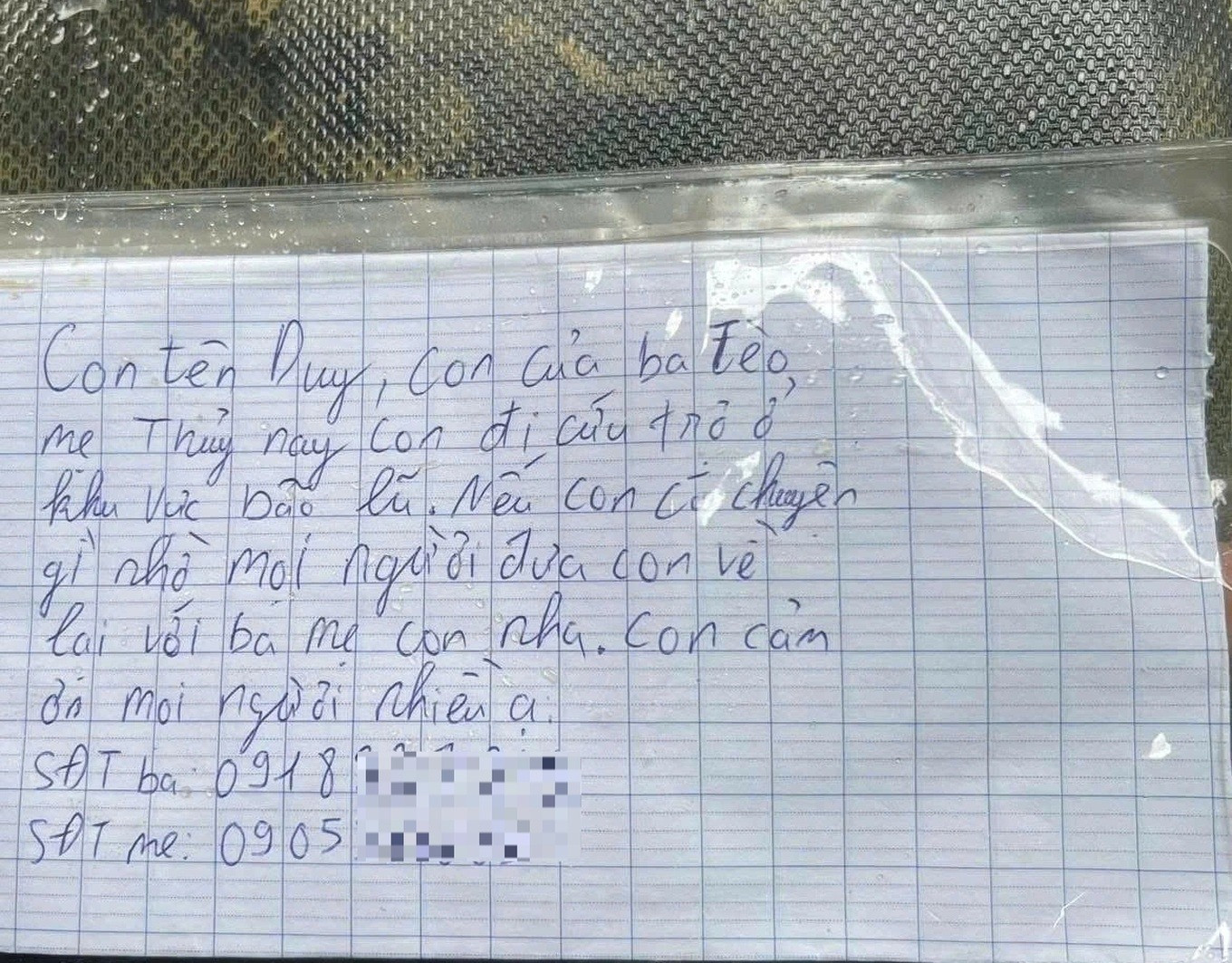 Xúc động lời nhắn nhủ chàng trai trẻ trốn gia đình đi cứu trợ bà con vùng lũ