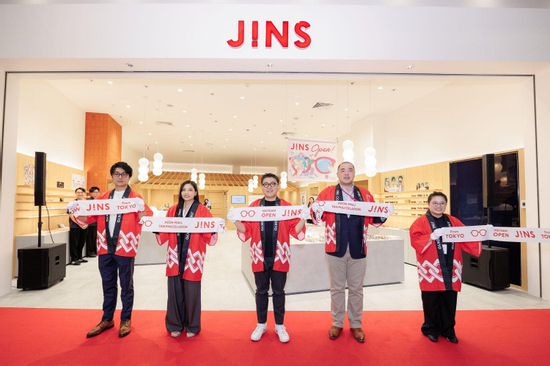 JINS mở thêm hai cửa hàng mới tại AEON Mall