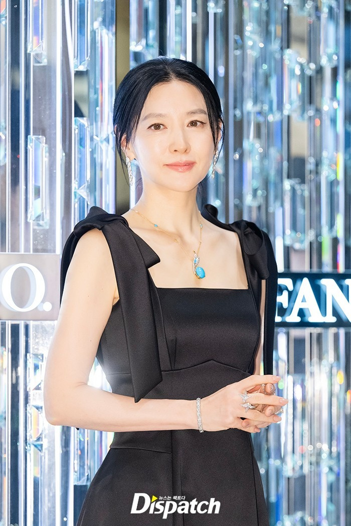 Nàng Dae Jang Geum Lee Young Ae lộ rõ vẻ ngoài lão hóa