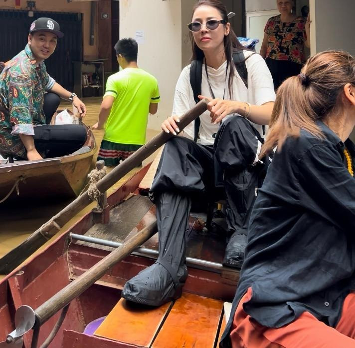 Ưng Hoàng Phúc đáp trả khi bị mỉa mai việc đi từ thiện