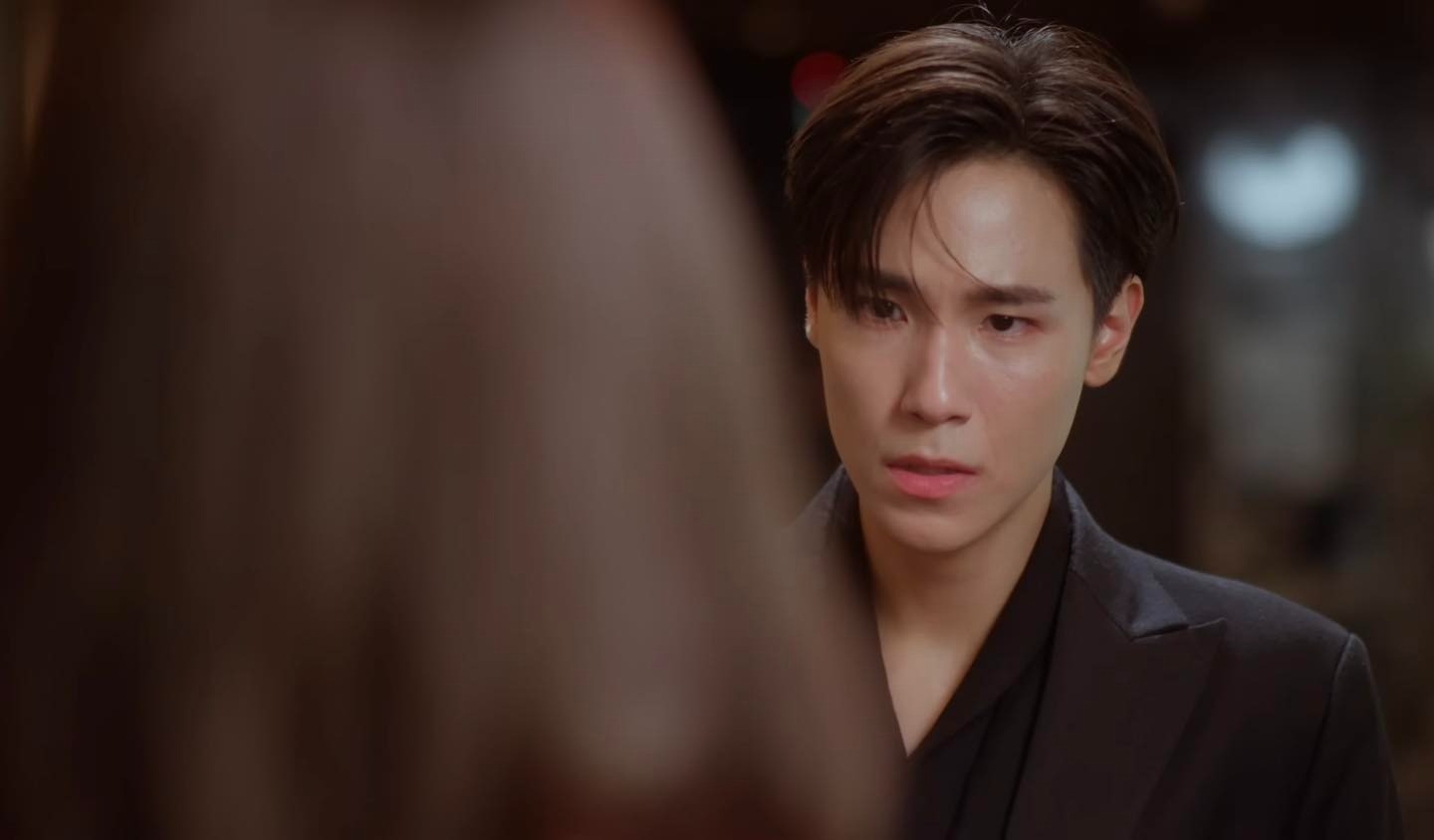 Bộ phim chấn động showbiz Thái Lan kịch tính không thua kém Chiếc Lá Cuốn Bay của Baifern