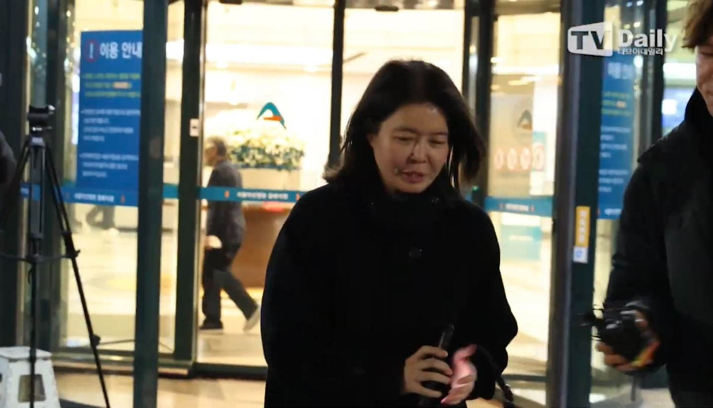 Cả showbiz Hàn đến tang lễ ông nội quốc dân Lee Soon Jae