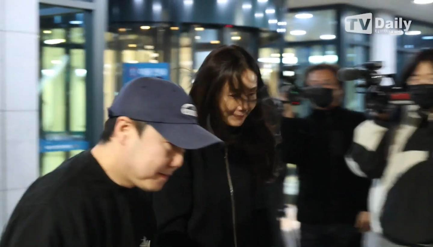 Cả showbiz Hàn đến tang lễ ông nội quốc dân Lee Soon Jae