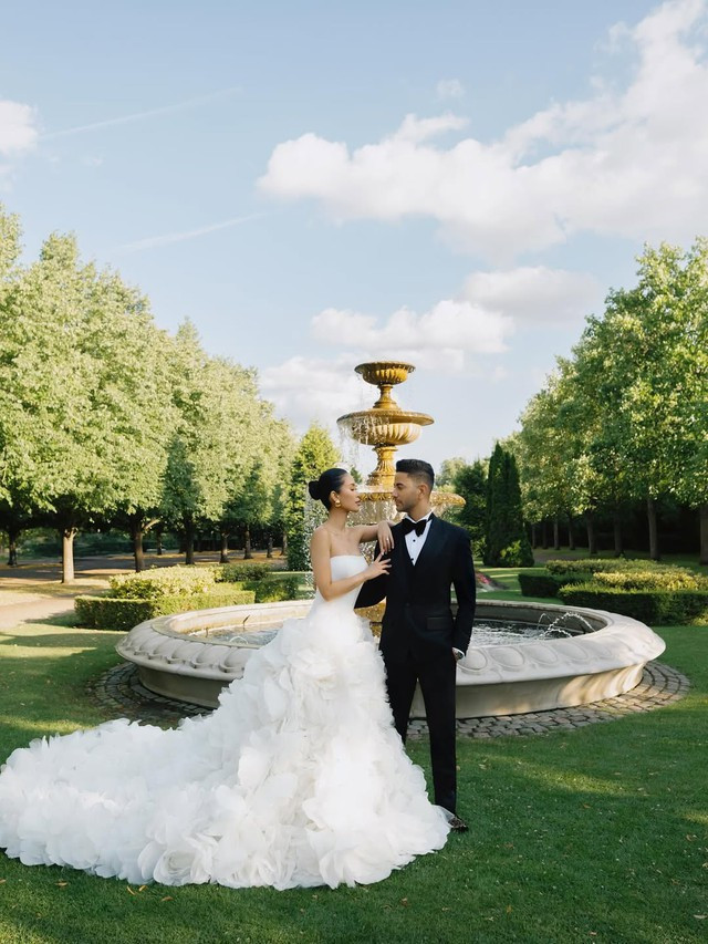 Hé lộ thiệp cưới của Tiên Nguyễn Địa điểm tổ chức sang chảnh