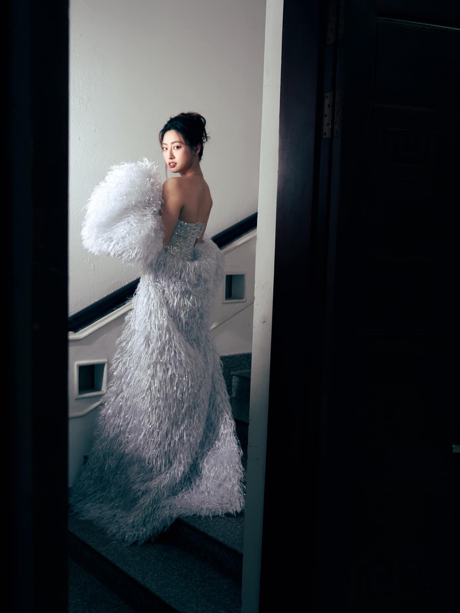 Lương Thùy Linh đụng hàng Thanh Thủy