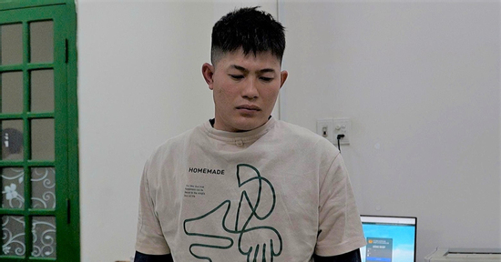 Bắt khẩn cấp thanh niên ôm hai con nhỏ nhảy cầu tự tử