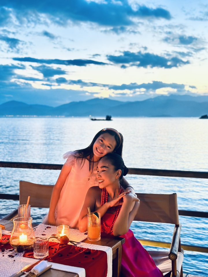 11 tuổi con gái Đoan Trang diện áo dài gây sốt - Ảnh 11.