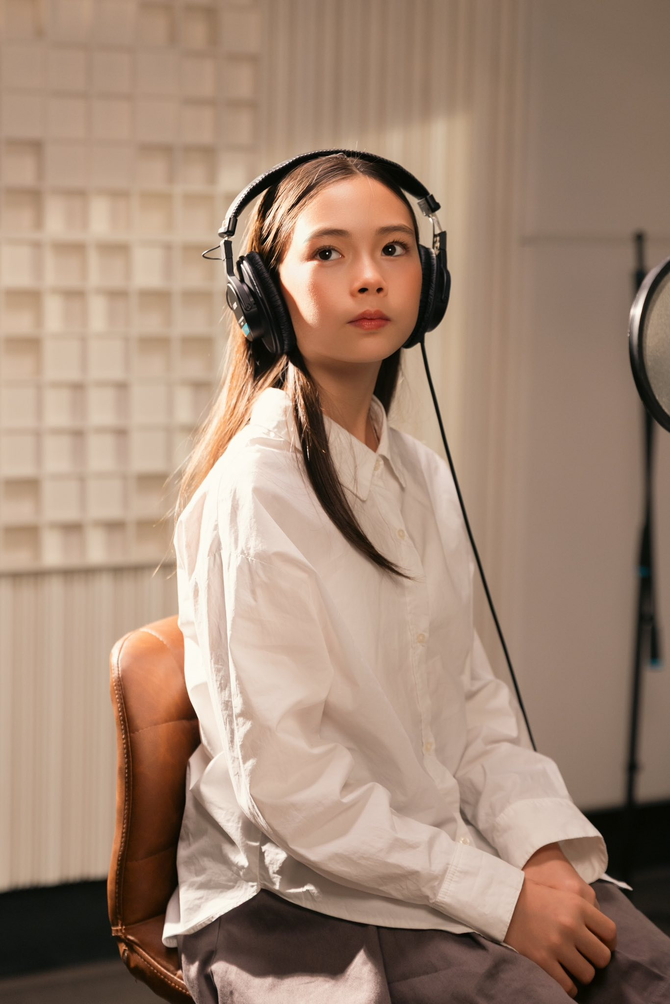 11 tuổi con gái Đoan Trang diện áo dài gây sốt - Ảnh 2.