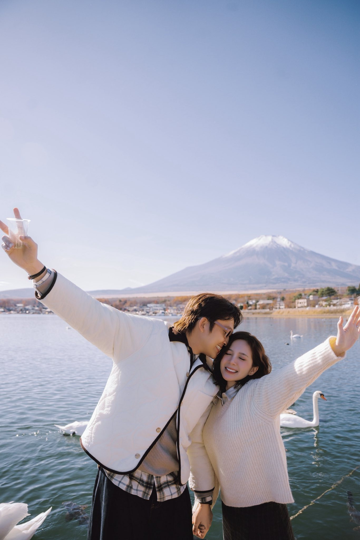 Đình Tú  Ngọc Huyền hé lộ địa điểm trăng mật tung bộ ảnh đẹp như ngôn tình