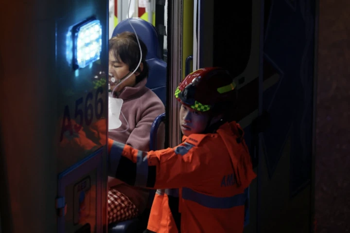 Lúc 15h34, báo động được nâng lên mức 4, mức báo động cao thứ hai. Đến tối, chính quyền quyết định nâng báo động lên mức 5, mức báo động nghiêm trọng nhất. (Ảnh: Reuters)