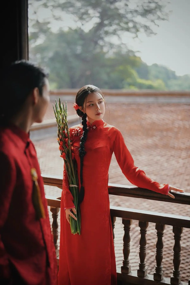 Danh tính tiểu thư trâm anh thế phiệt sắp làm vợ cầu thủ Vũ Văn Thanh