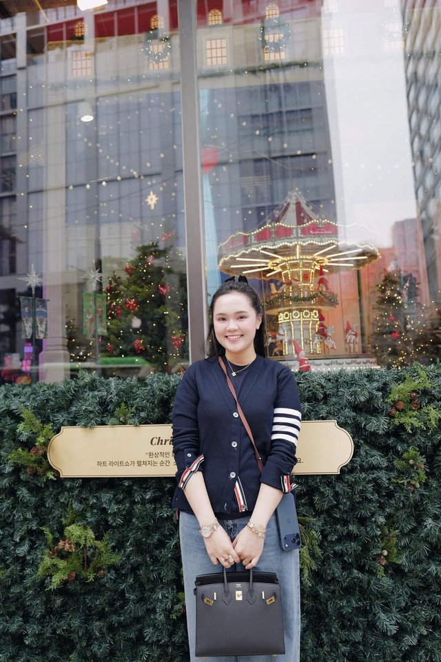 Diện mạo gây sốt của vợ cầu thủ Đỗ Duy Mạnh