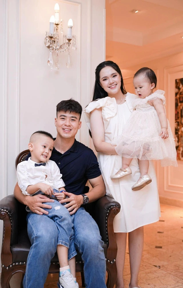 Diện mạo gây sốt của vợ cầu thủ Đỗ Duy Mạnh