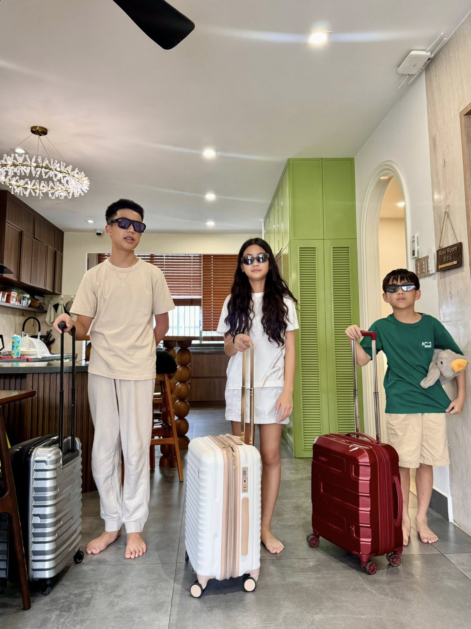 Con trai cả Ốc Thanh Vân lộ diện khó nhận ra tuổi 14 trổ mã ngỡ ngàng