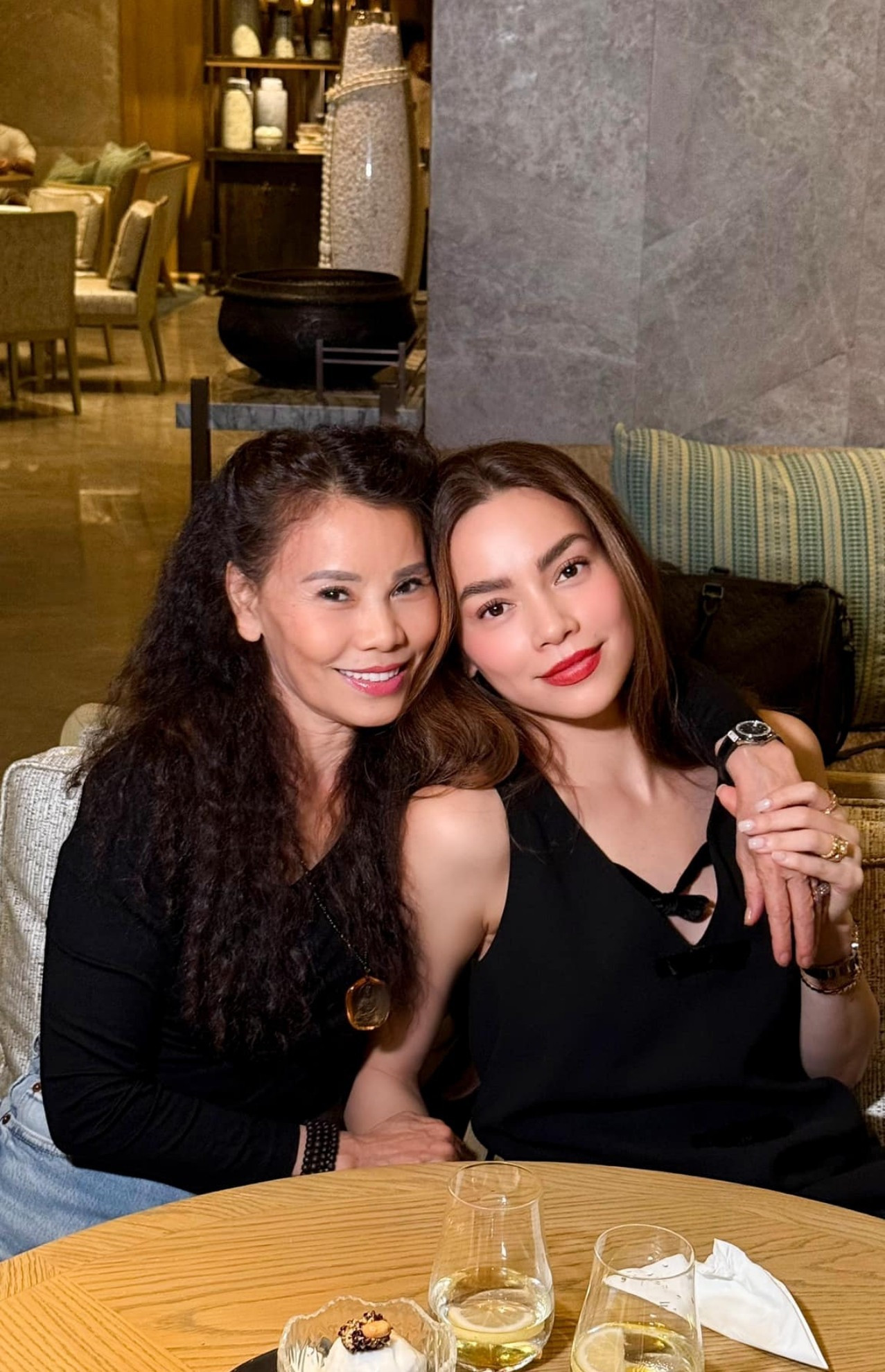 Loạt ảnh hiếm của Hồ Ngọc Hà nhan sắc từ nhỏ đã đỉnh cỡ này