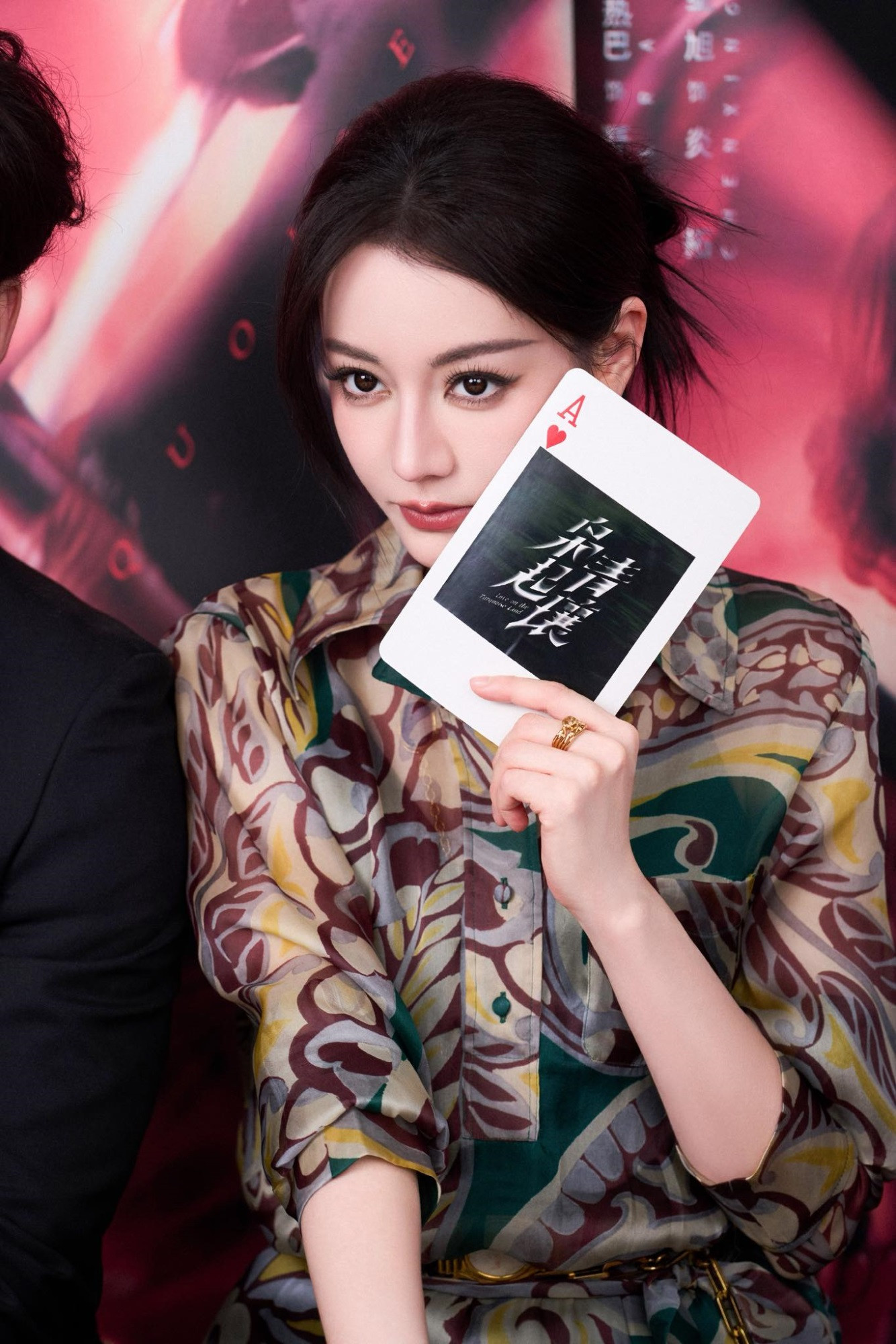 Lý do 'nữ hoàng thảm đỏ' Địch Lệ Nhiệt Ba không thể thành nữ chính 'gánh phim' - Ảnh 2