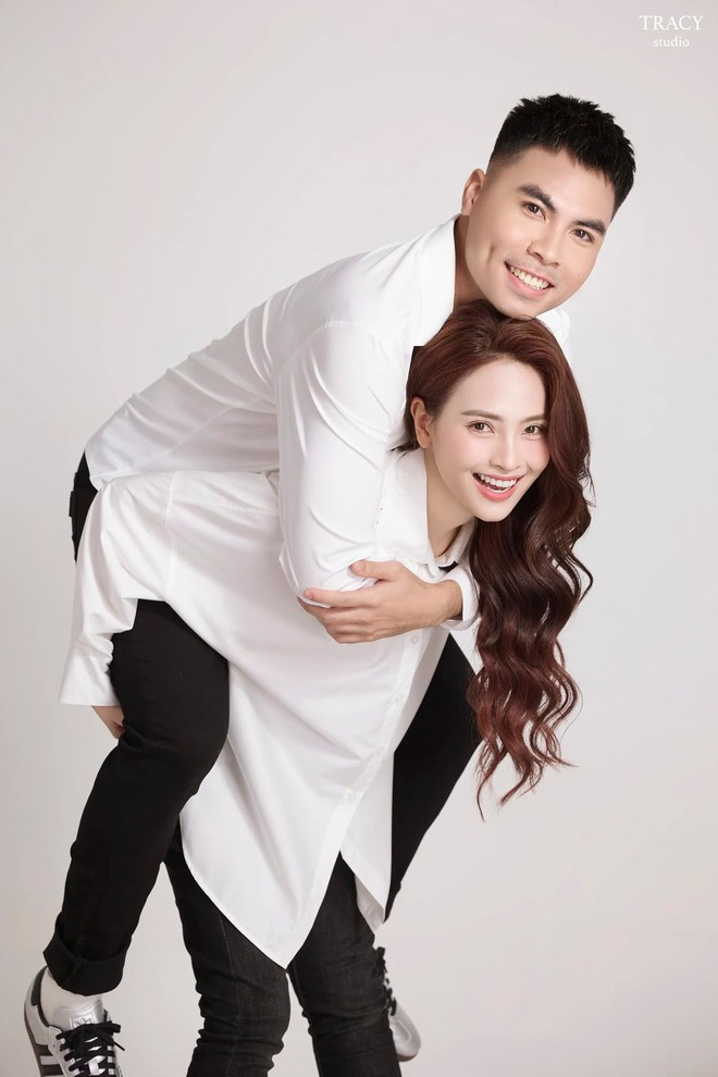 MC nổi tiếng VTV khoe được cầu hôn ở Hàn Quốc thân thế nhà trai gây bất ngờ