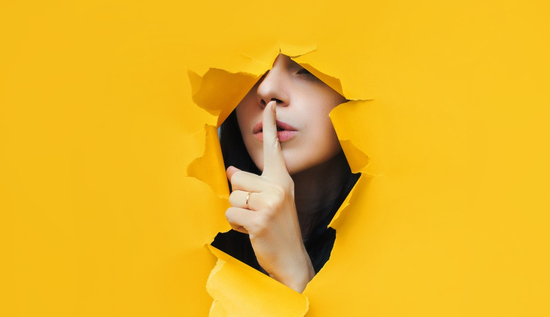 Trưởng thành là biết im lặng trước những điều không đáng