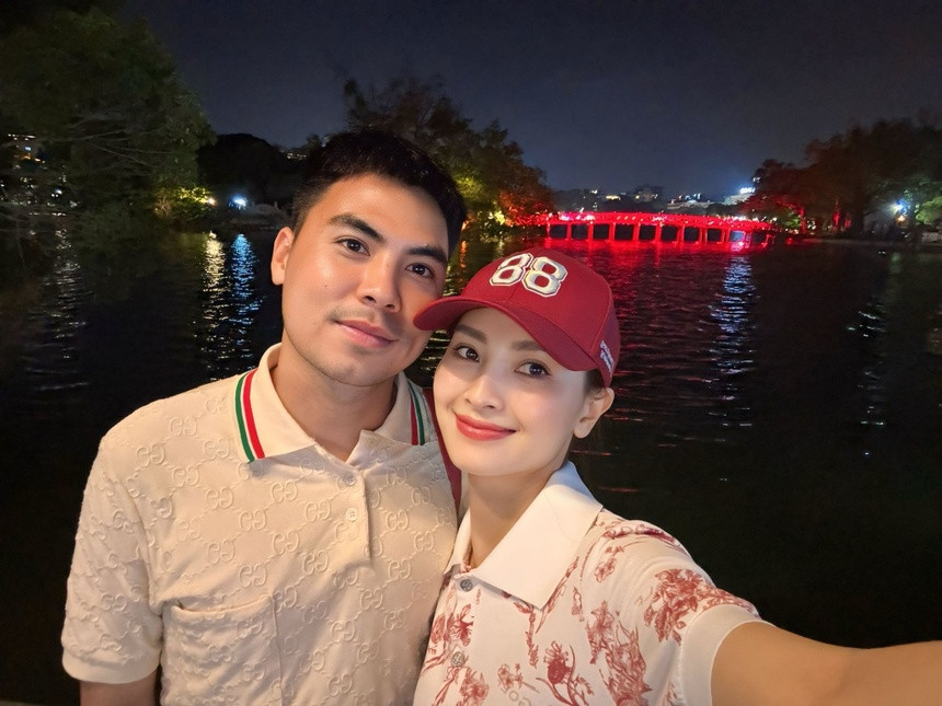 Chuyện tình đẹp như phim của nữ MC VTV và chàng tiền vệ từng 5 lần vô địch V-League - Ảnh 5.