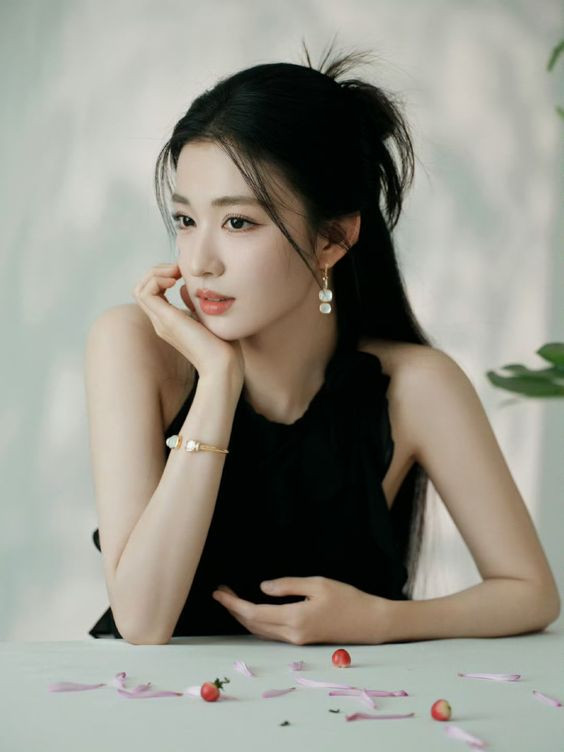 Đúng 6h sáng ngày mai, thứ Hai 1/12/2025, Thần Tài nghênh đón vận may, 3 con giáp tài lộc dồi dào, tiền bạc đầy túi, sự nghiệp chạm đến đỉnh cao danh vọng - Ảnh 1