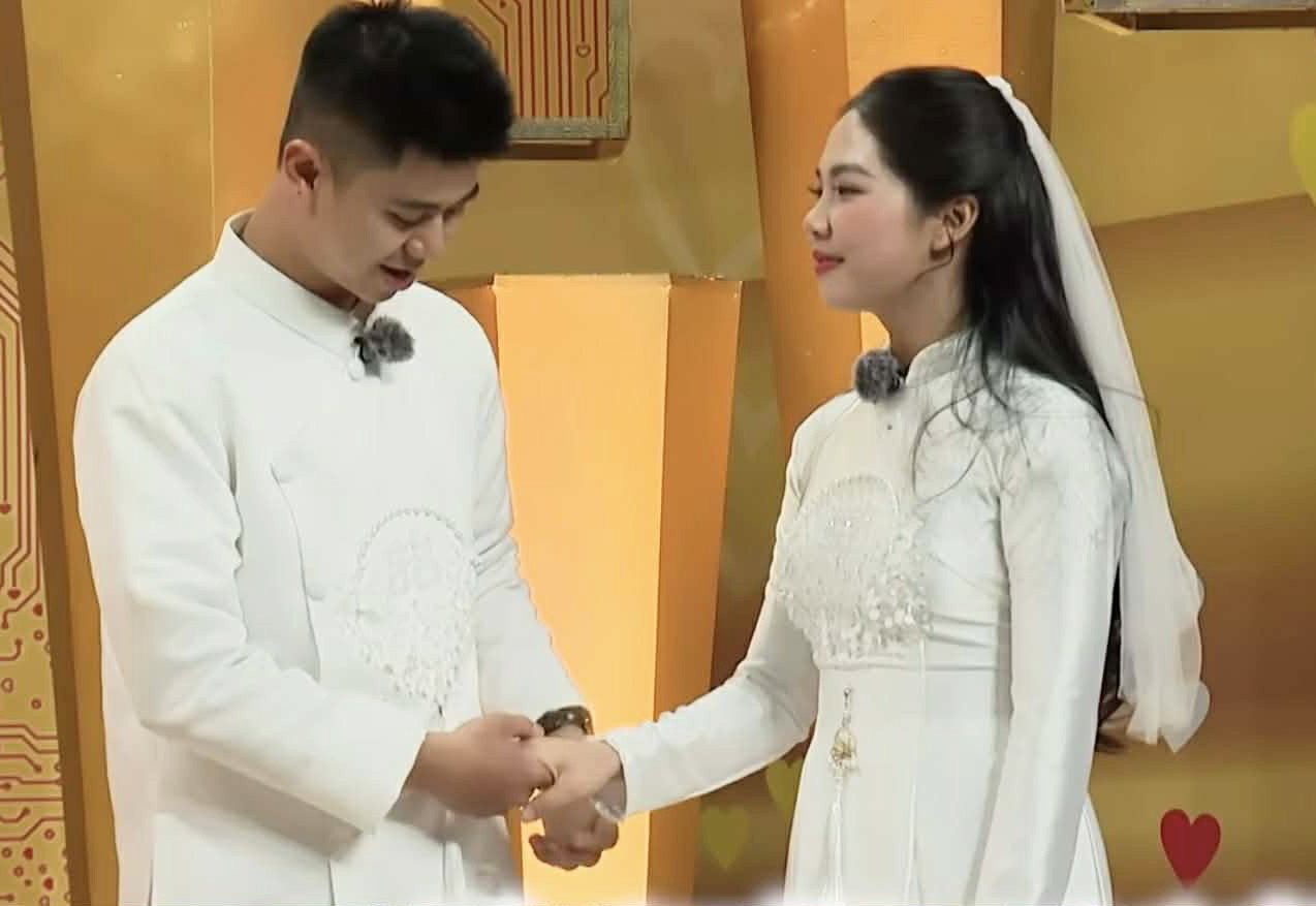 jjjghj 17643939272161780406301