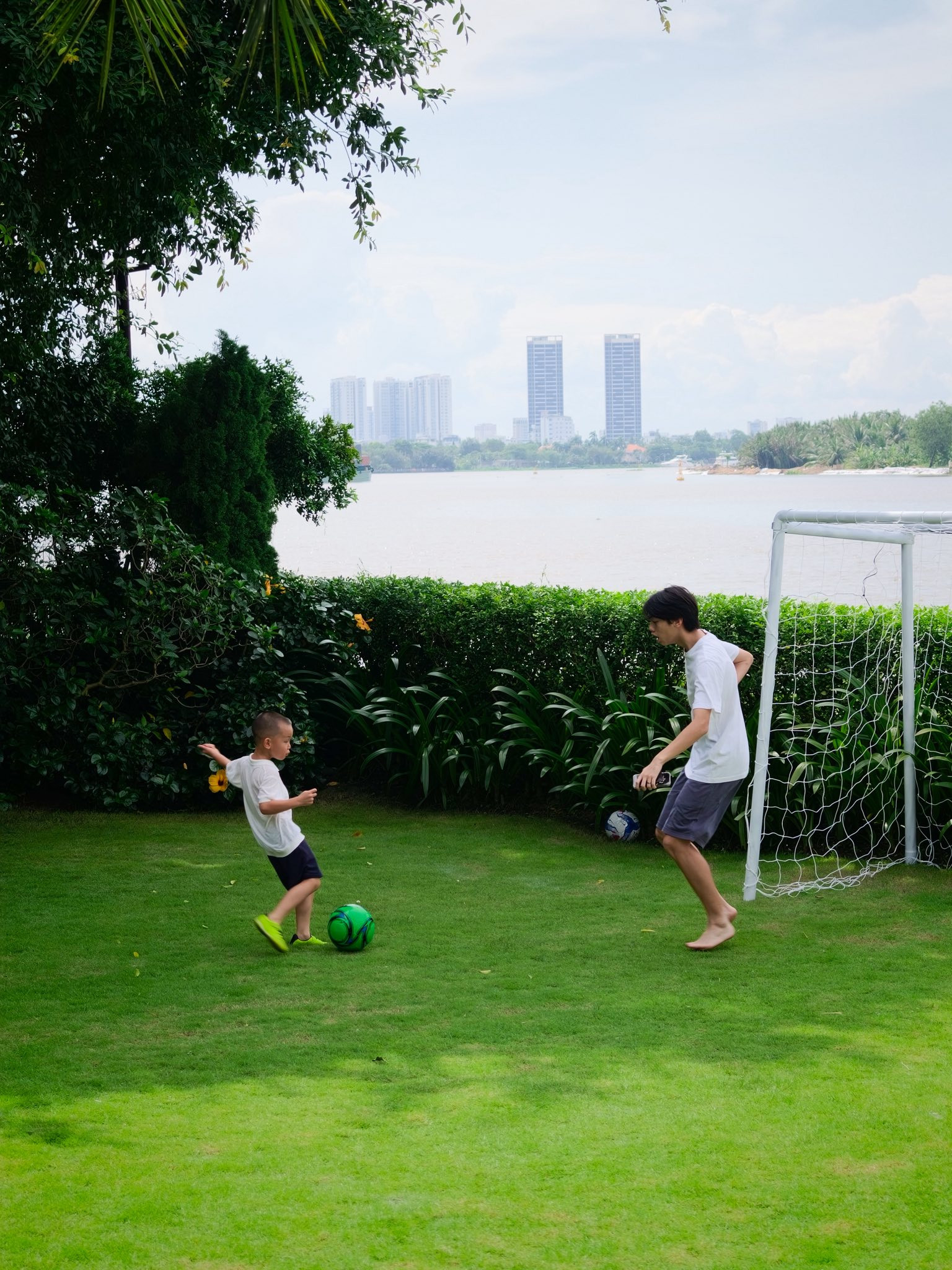 Hà Hồ tổ chức tiệc sinh nhật 5 tuổi xa xỉ cho Leon Lisa 2 nhóc tỳ làm 1 điều cực ý nghĩa