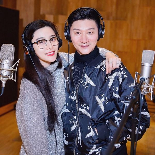 Ngoại hình trẻ trung khó tin của bố Phạm Băng Băng 75 tuổi vẫn phong độ