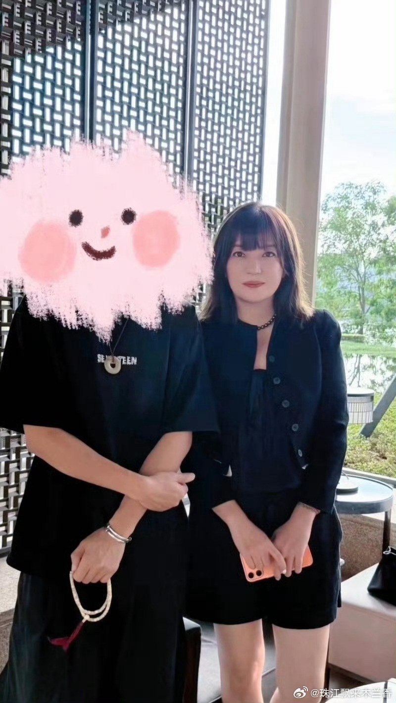 Hình ảnh mới khác lạ của Triệu Vy