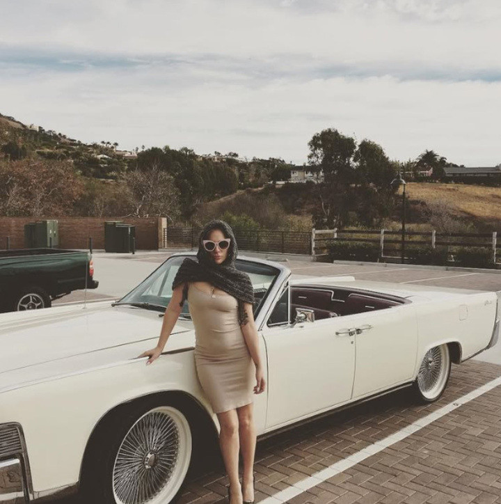 Chiếc Lincoln Continental của Gaga là mẫu xe Lincoln đầu tiên được trang bị phanh đĩa.