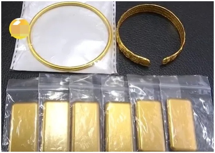 để quên túi vàng