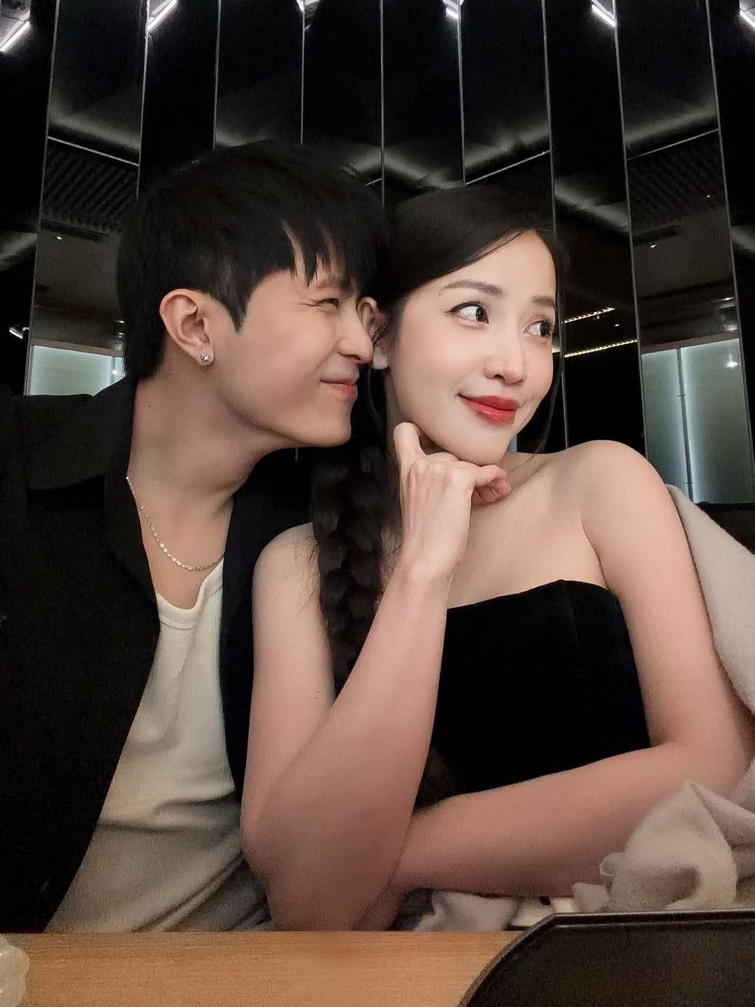 Puka Gin Tuấn Kiệt trốn con hẹn hò tình tứ