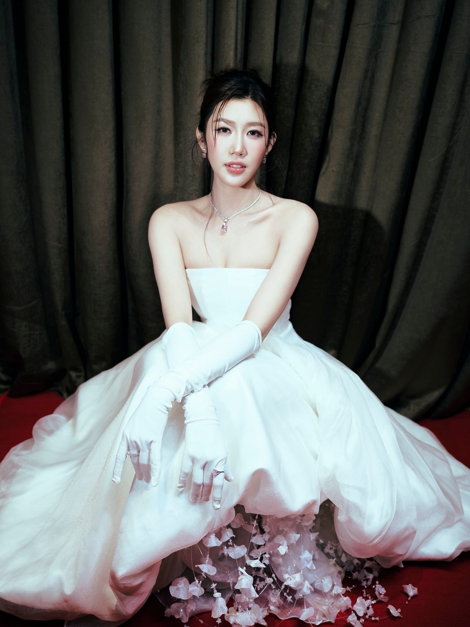 Thúy Ngân phản hồi việc block Võ Cảnh sau khi chia tay