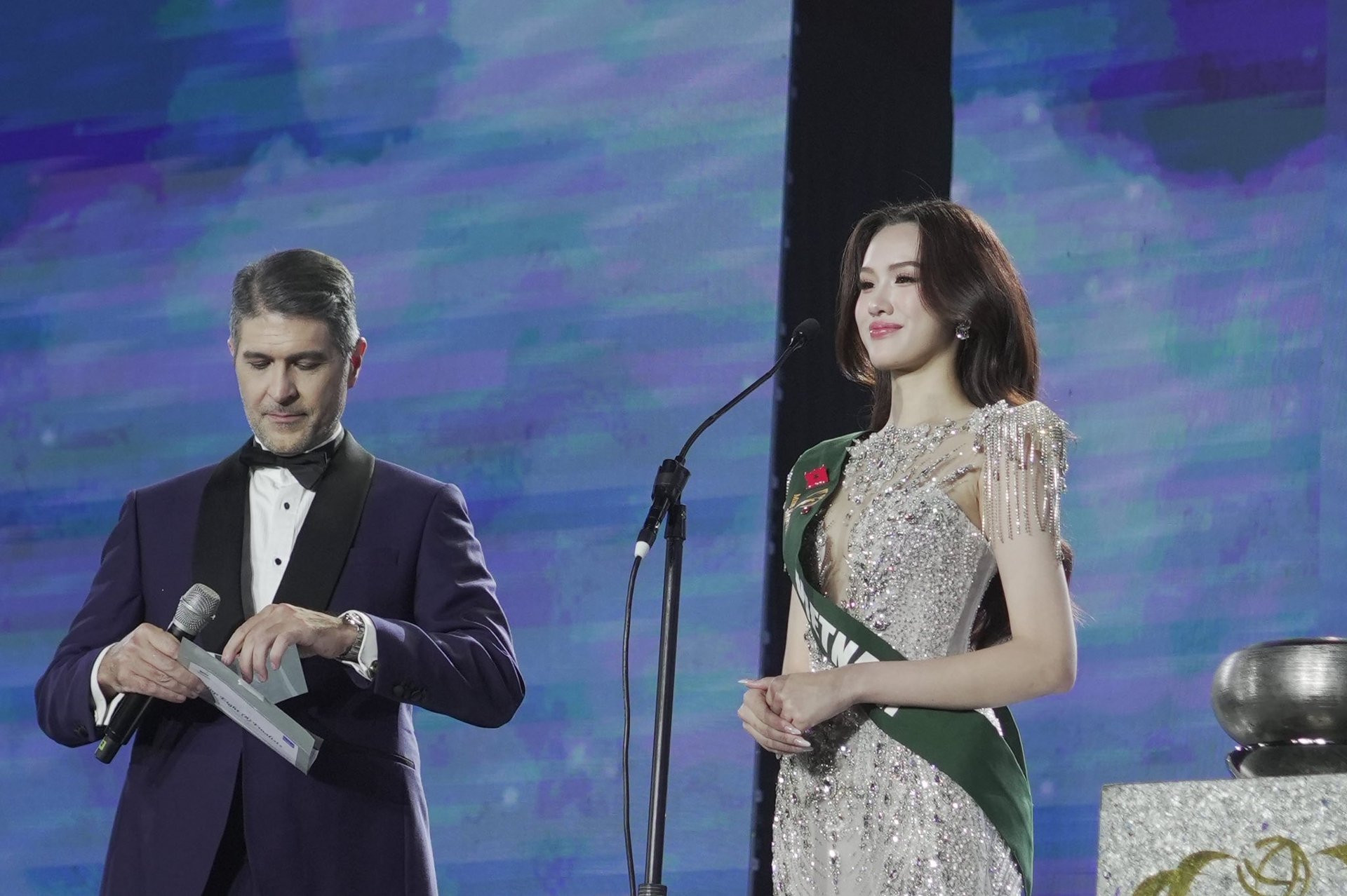 Á hậu Trịnh Mỹ Anh vừa giành ngôi vị cao ở Misslà  - Ảnh 4.