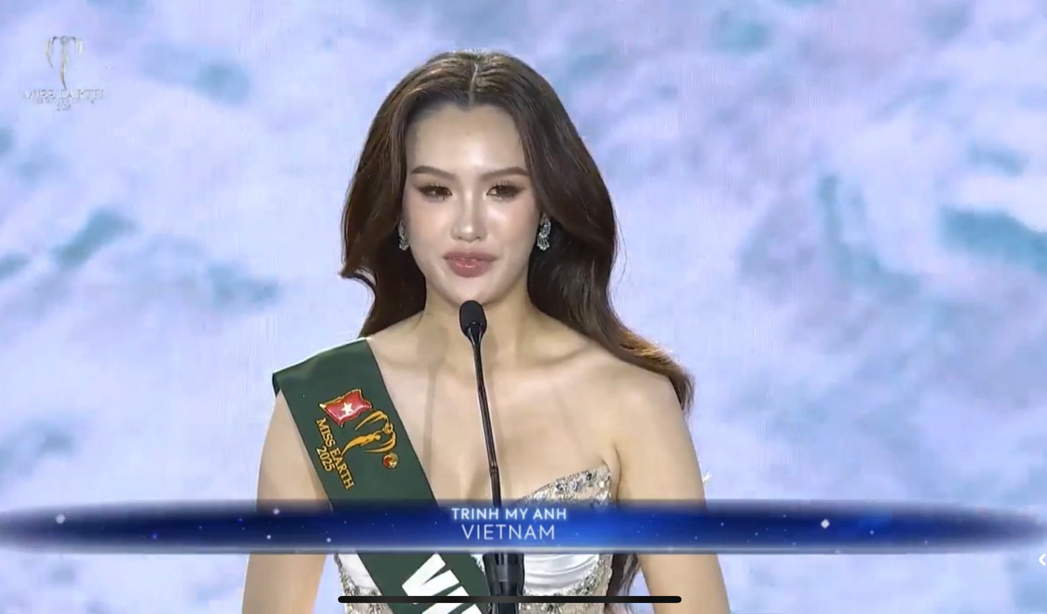 Á hậu Trịnh Mỹ Anh vừa giành ngôi vị cao ở Misslà - Ảnh 3.