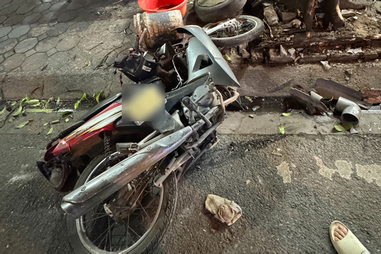 Ô tô tải tông hàng loạt xe ở Hà Nội, nhân chứng kể giây phút thoát nạn