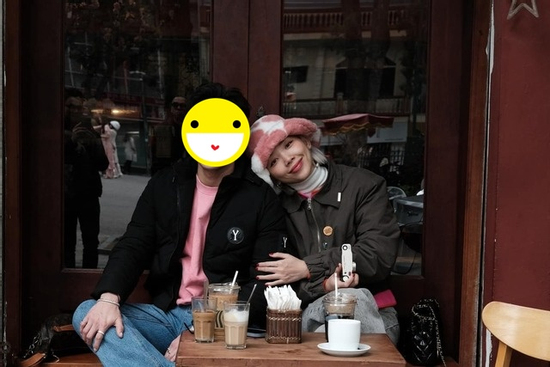 Tóc Tiên thân thiết 1 nam ca sĩ giữa ồn ào hôn nhân 'đổ vỡ'