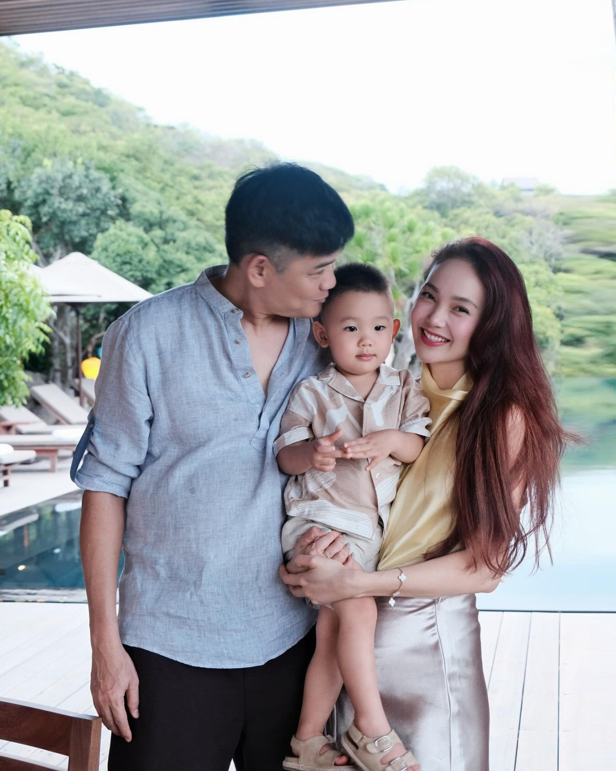 Quý tử nhà Minh Hằng theo mẹ đi đánh pickleball sống sang chảnh từ nhỏ