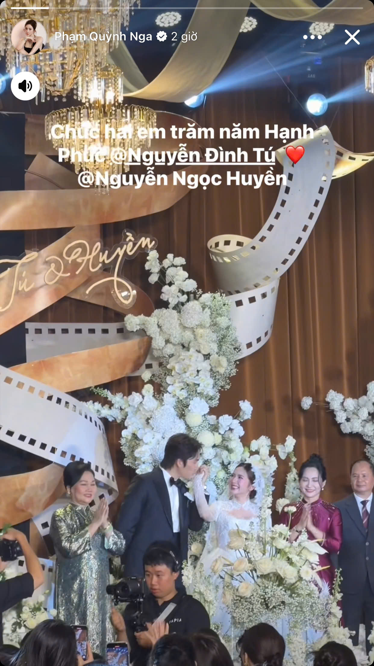 Quỳnh Nga Phanh Lee Huyền Lizzie và cả dàn sao VFC đổ bộ đám cưới Đình Tú