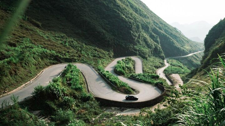 Đèo Khau Phạ nổi tiếng với những khúc cua tay áo. (Ảnh: Cục Du lịch Quốc gia Việt Nam).
