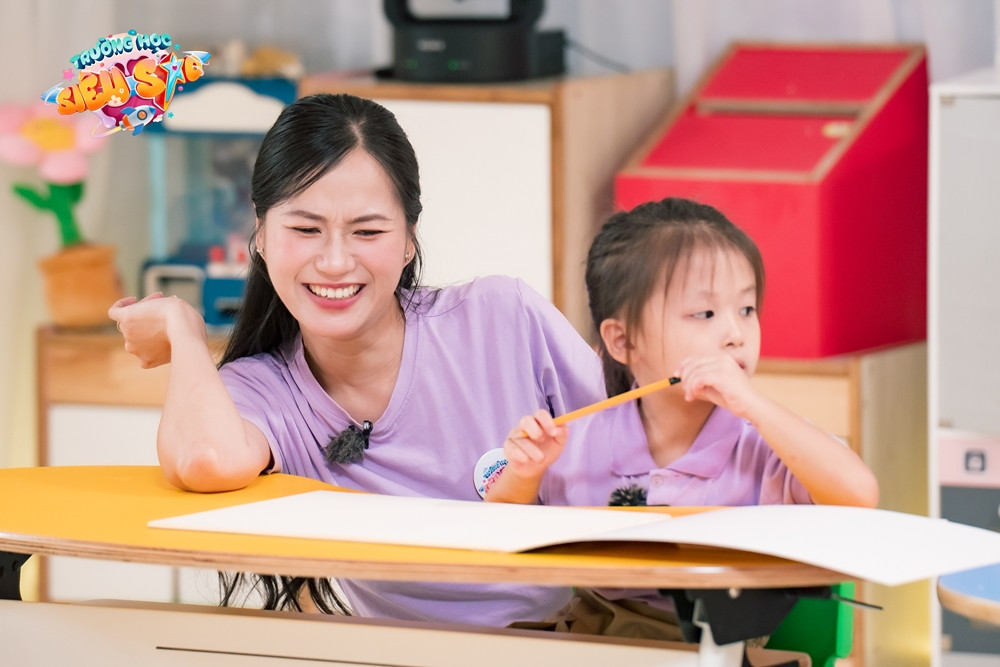 truong hoc sieu sao (2).jpg