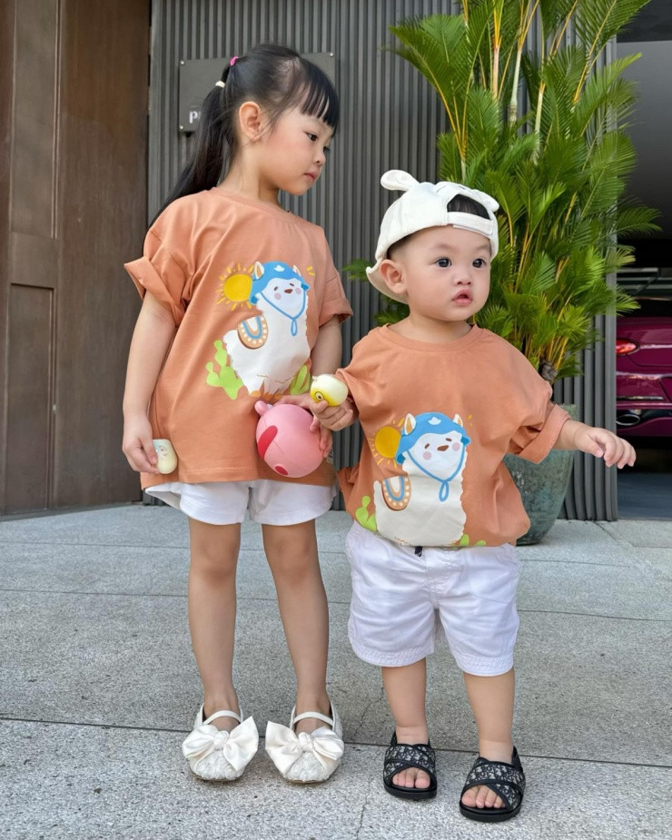 Bộ ảnh du lịch Hàn Quốc của 2 nhóc tì nhà Đàm Thu Trang  Cường Đô La gây sốt