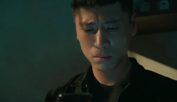 Diễn viên 'Mưa đỏ' và vai diễn hoàn toàn khác biệt trong 'Cách em 1 milimet' - Ảnh 4.