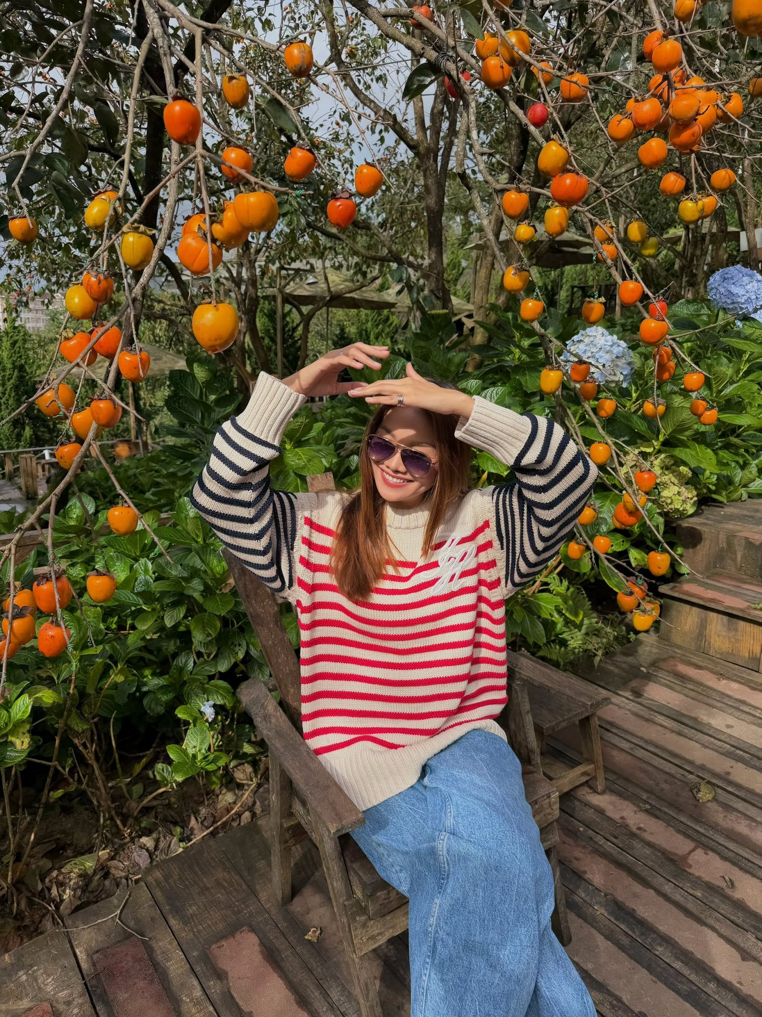 Thanh Hằng khoe ảnh tình tứ bên chồng mặn nồng như ngày mới yêu