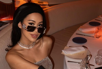 Cuộc sống xa hoa, du lịch khắp thế giới của em chồng Tăng Thanh Hà