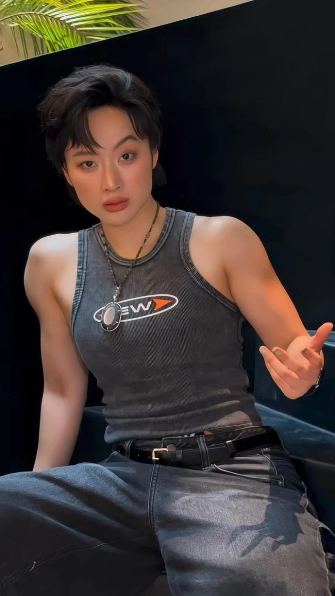 Angela Phương Trinh ngày càng làm lố với hình ảnh nam tính