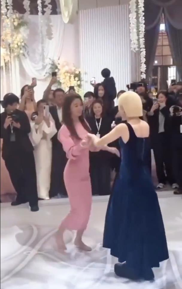 Bức ảnh tình tứ của Hoắc Kiến Hoa Lâm Tâm Như