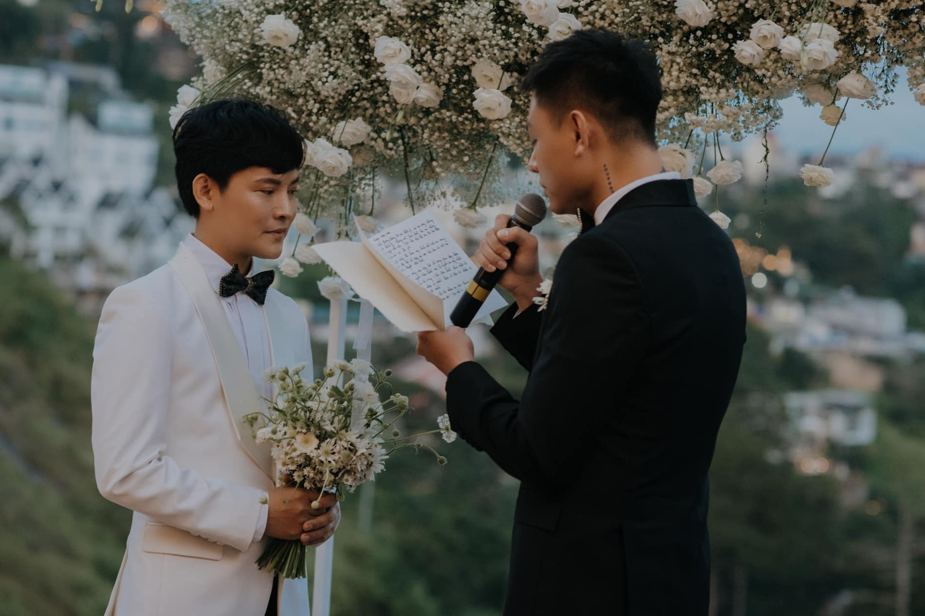 Cặp đôi nổi đình đám Người Ấy Là Ai thông báo chia tay sau 10 năm gắn bó