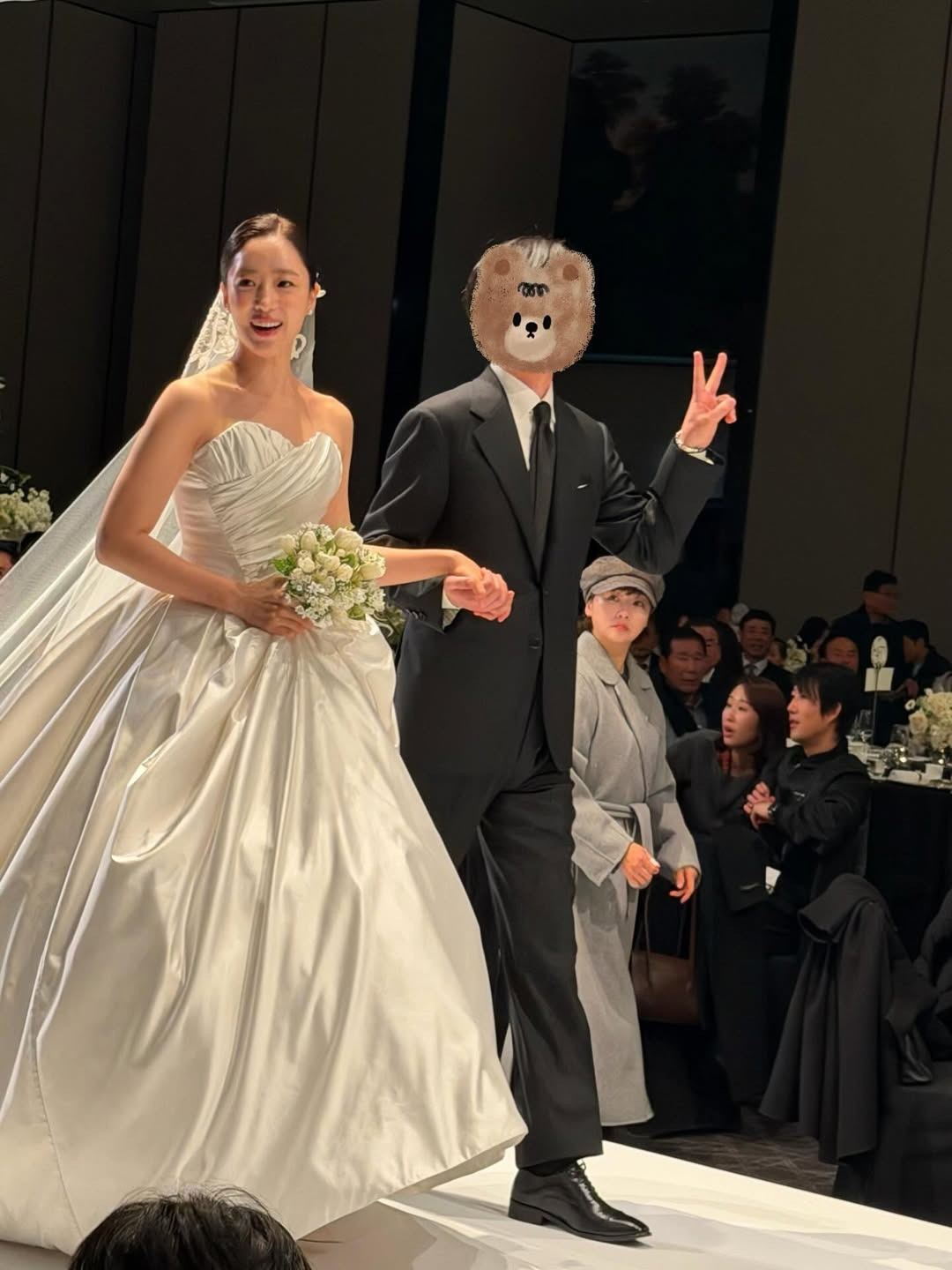 Đám cưới Tara Eunjung Dàn sao tụ hội hé lộ hình ảnh ít ỏi về chú rể